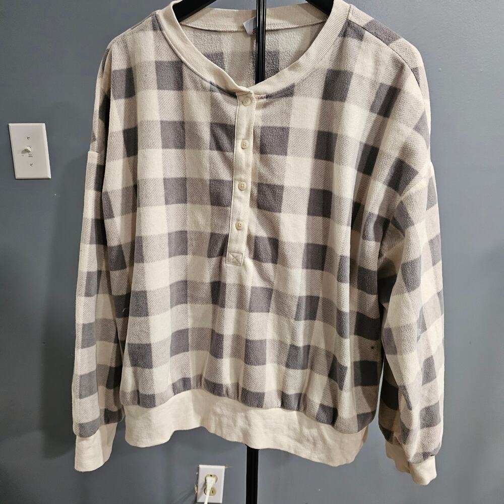 Old Navy sweater